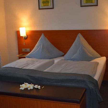 Hotel Neue Stuben Wolfsburg Esterno foto