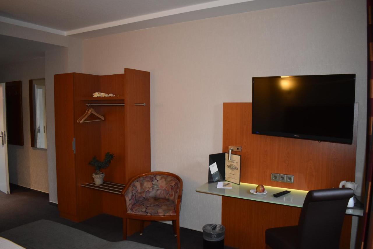 Hotel Neue Stuben Wolfsburg Esterno foto