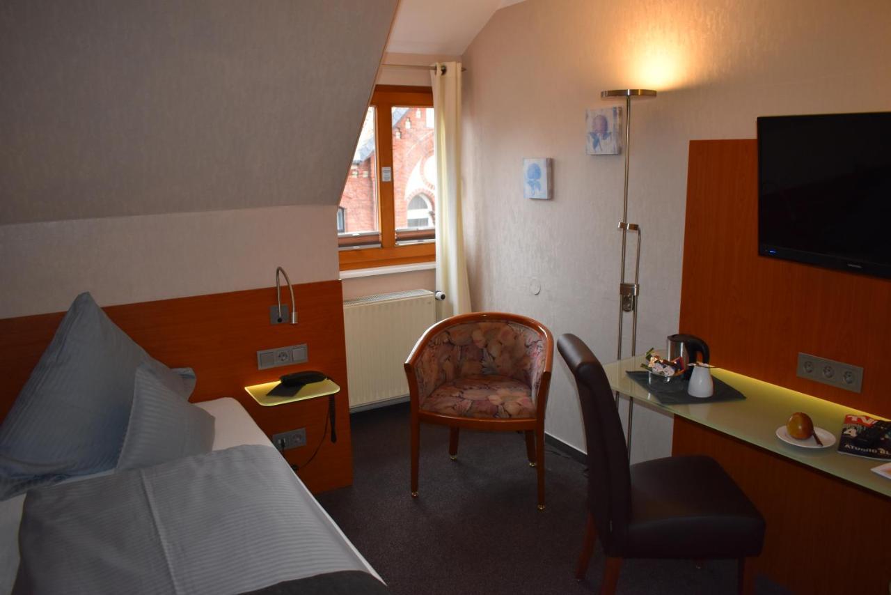 Hotel Neue Stuben Wolfsburg Esterno foto